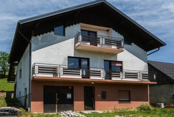 Primer velike družinske hiše.